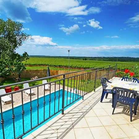 Casa de Férias Family Friendly House With A Swimming Pool Basarinka, - 14663