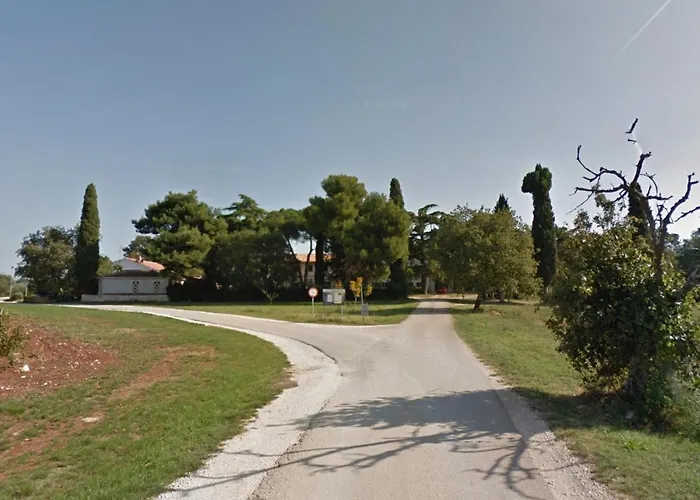 Дом отдыха Family Friendly House With A Swimming Pool Basarinka, - 14663 *